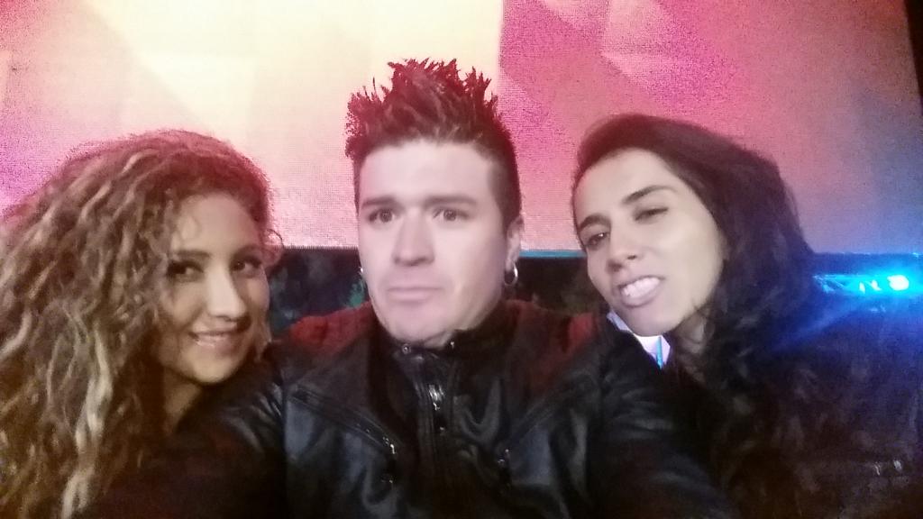 juniorplayboy69's tweet photo. Con mi amor y mi hijita http://t.co/jnEG0XKWlo