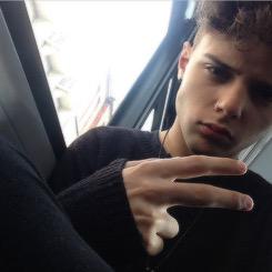 aye, I'm new, not new to rp/fl. retweet?