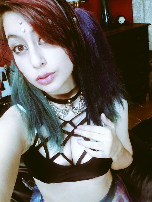 Getting on @KinkLive riiiight meow 😻 http://t.co/tKq3PEyIBU<a class="tags" target="_blank" title="On Twitter" href="/?out=eyJ0eXAiOiJKV1QiLCJhbGciOiJIUzUxMiJ9.eyJpYXQiOjE3MjMyMTU1OTYsImlzcyI6InR3cG9ybnN0YXJzLmNvbSIsIm5iZiI6MTcyMzIxNTU5NiwiZXhwIjoxNzU0NzUxNTk2LCJyZWRpcmVjdF91cmwiOiJodHRwczovL3R3aXR0ZXIuY29tL0tpbmtMaXZlIn0.iqcKh-lmgTLwp7qn7hYyTHf1zZKeNggNlhrTlgk4Dto8TUV87qq9Ea4C1xYoLZE8iMJ40knsJkruMjINkGQVMQ">@KinkLive</a><a href="/tag/imlive"class="tags"><span>#imlive</span></a>
