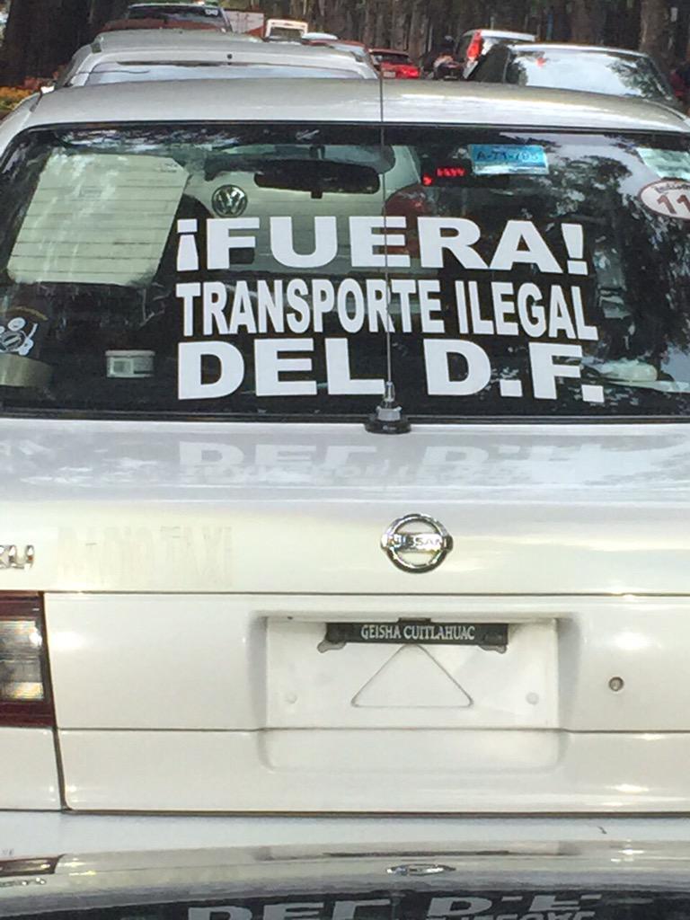 GustavoRenteria's tweet photo. Viva México!!!!!!! #sinplacas #amparado #destartalado #amediopintar pero piden que se vayan los criminales de @Uber http://t.co/LtclgyZRbA