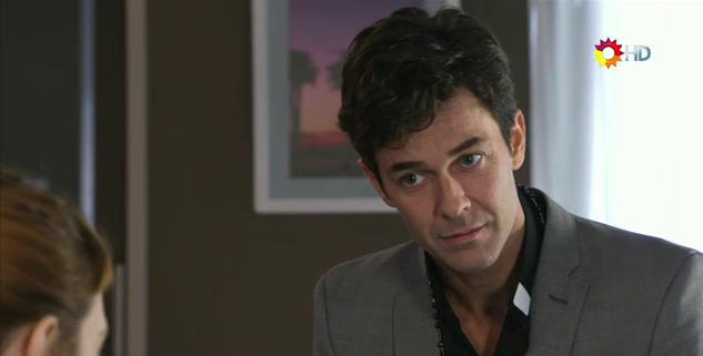 NochesDelTrece's tweet photo. "Si Pedro te quiere bien, te va a esperar" #EsperanzaMia @angelatorresok @mariannmartinez http://t.co/XRjZNqgZQD