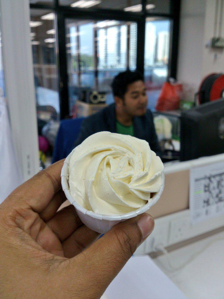 fitliahani's tweet image. Morning breakfast dari bos 😍😘 Adakah ini Mr X? #laritv9 #primeworks Nyehehe