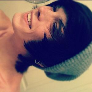 rainbow_wrist's tweet photo. I be getting all these follows but no DM? Wtf. Rt this if you wanna DM ^.^ http://t.co/pIrZTzUDYI