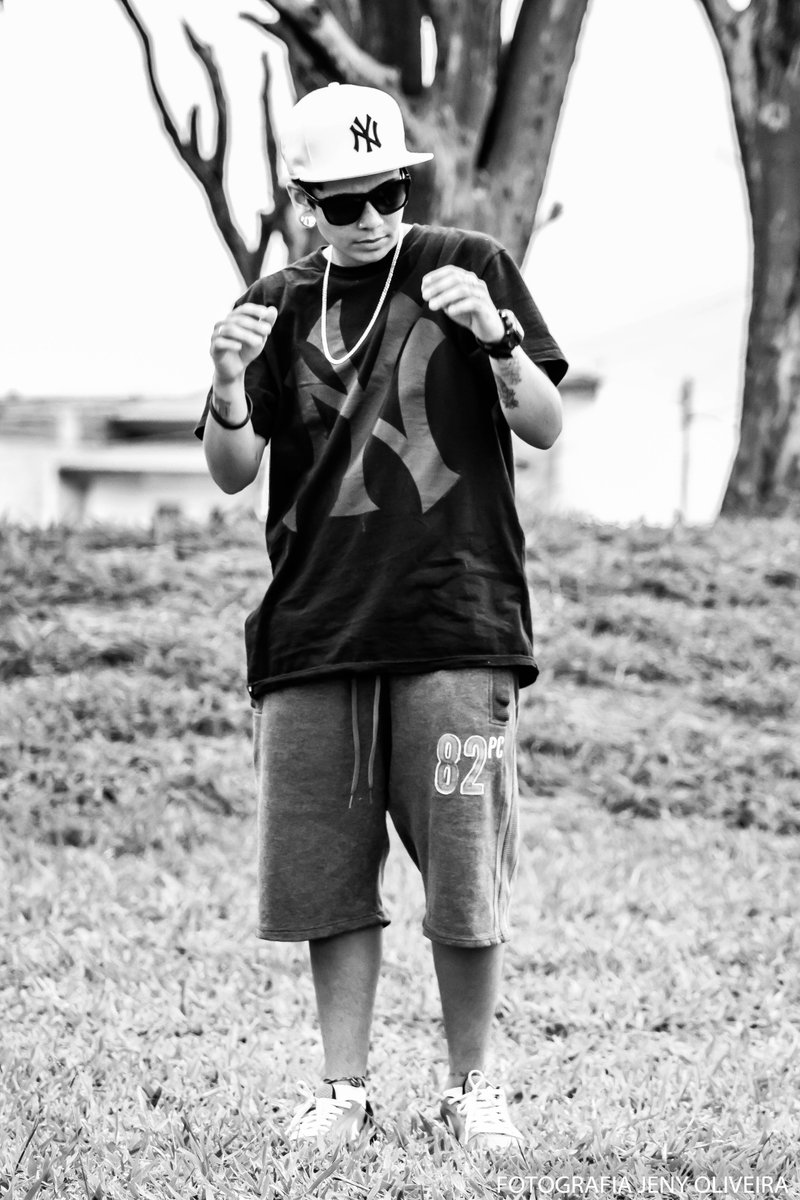 MCGABS_OFICIAL's tweet photo. e a gente se pergunta porqe a viida é assim , é dificil pra vs ee é dificil pra miim ♪ http://t.co/ShnXEvntwt
