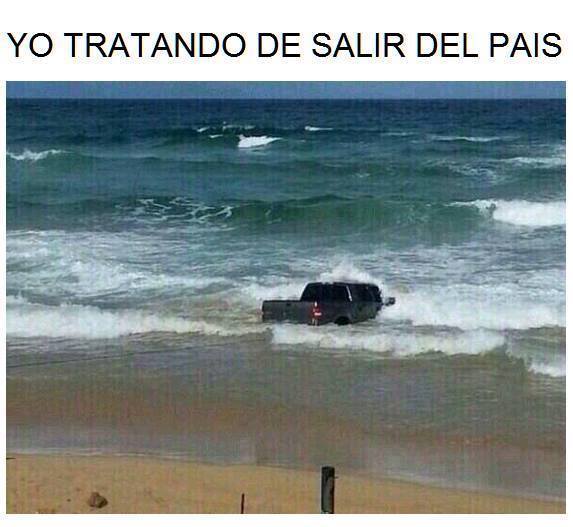 Noti_Ujap's tweet photo. Yo tratando de salir del pais. http://t.co/yVzSB2q36h