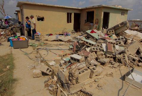 MilenioLaguna's tweet photo. IMSS atendió a 90% de afectados por tornado en #Acuña 
http://t.co/mNQa0sBxZw http://t.co/rY6oJzn0iQ
