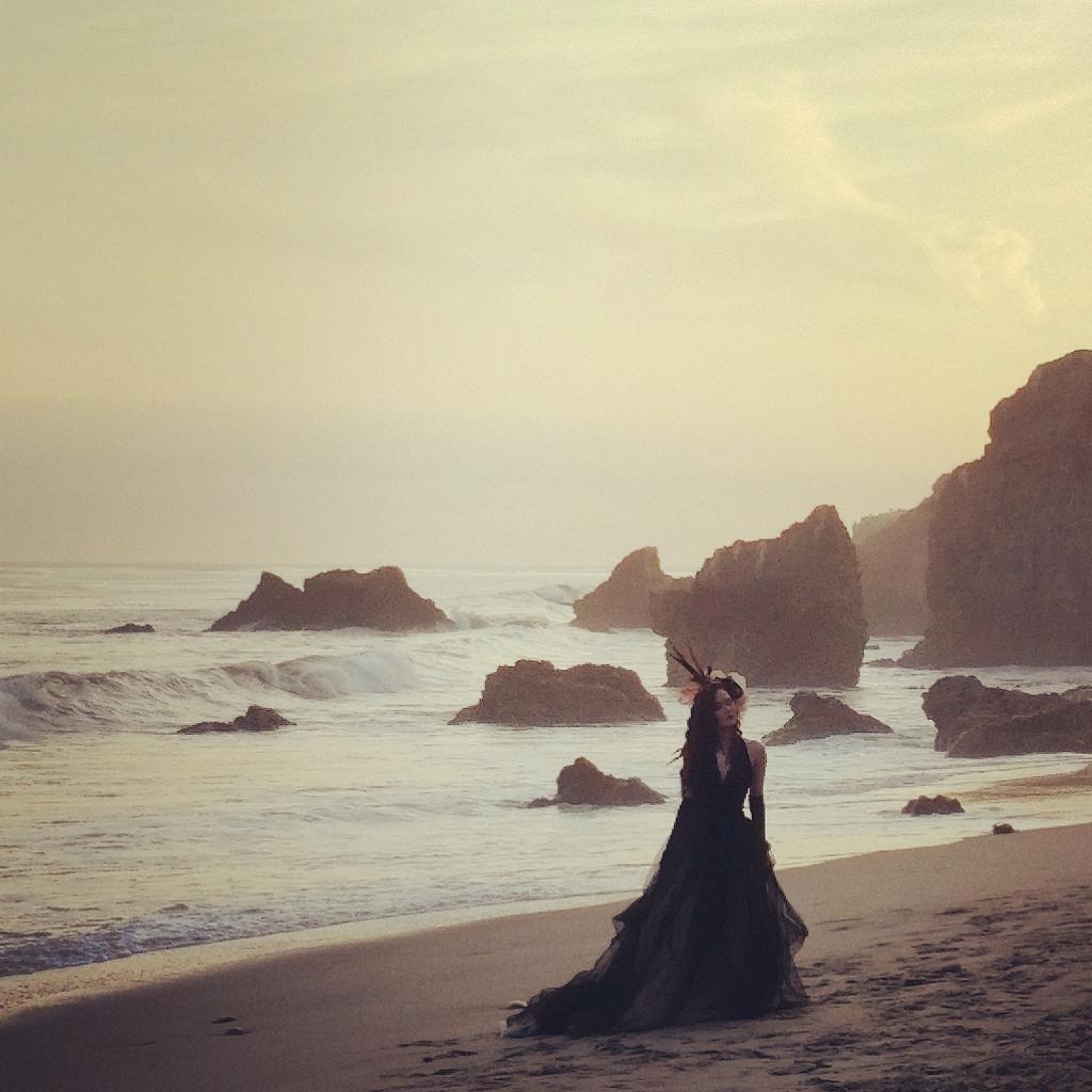 beyondlatwit's tweet photo. #sunset at #elmatador #beach in #Malibu  is such a beautiful time http://t.co/SwYslN5UsI