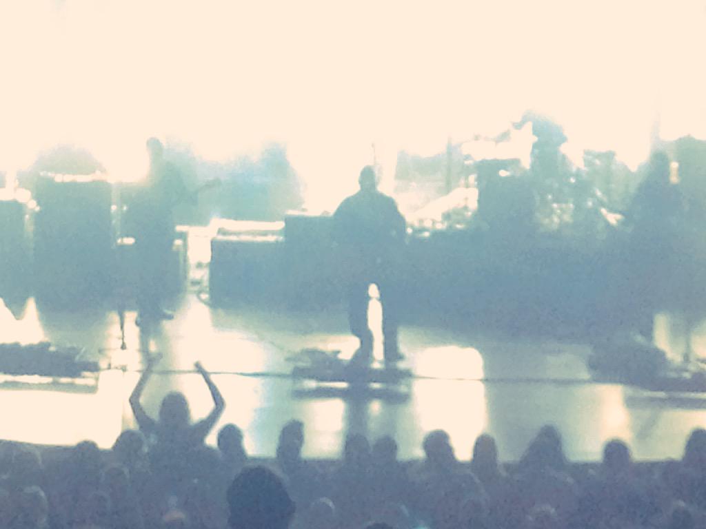 ITGPAS's tweet image. Last minute tickets to see #pixiesbeacon That was a close one...