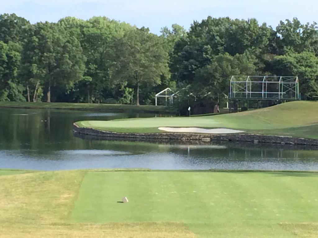 B_Chowder's tweet photo. Quail Hollow Club today with @joecochrangolf #crazylong #stupidhard #jawdroppingbeautiful #goodasitgets http://t.co/ruKGWHLOnI