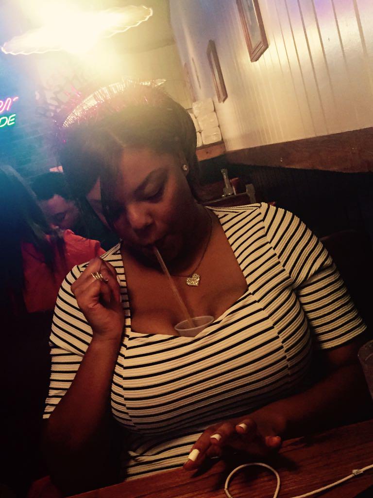 Kie_Marie's tweet photo. #TittyShots http://t.co/ILAfqfiZkd