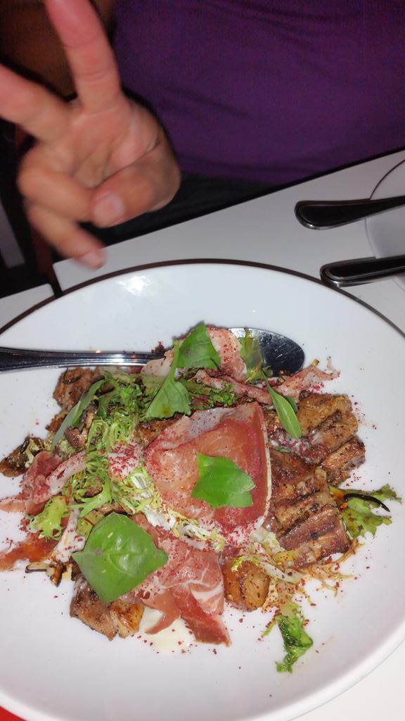 Jcoppsicembears's tweet photo. Amazing birthday dinner @feastsa #safoodporn http://t.co/97n61iabrs