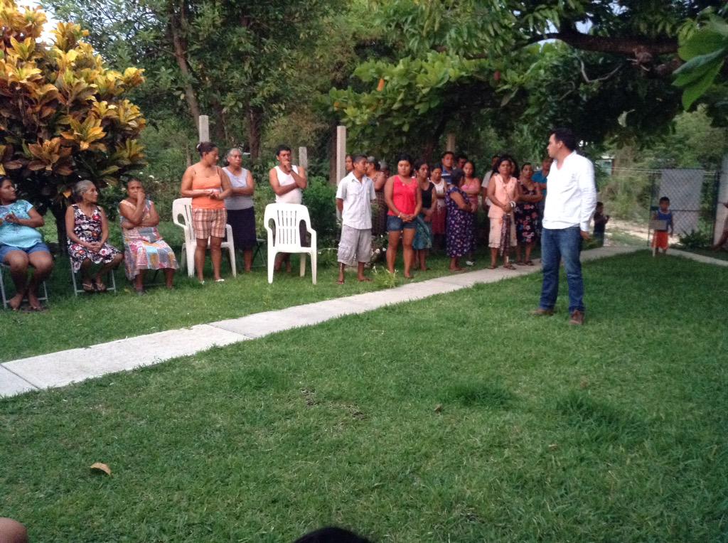 mleonchavez's tweet photo. En San Pedro Mix. seguimos avanzando hacia el 7 de junio. #todosconelcapi @Ofic_CarlosSar @LizAcostaSecGen @CCQ_PRI http://t.co/cGte1vMucd