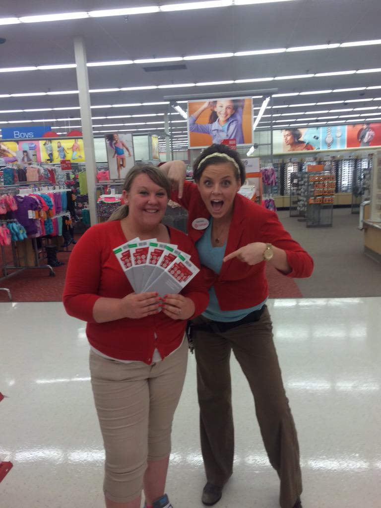MissaCharissa's tweet photo. Made daily goal & this girl got FIVE REDCards in FIVE hours! #wildwildwillmar @Adam_Reiter @schzacj @MindiT661 http://t.co/LtU8jGbiRs