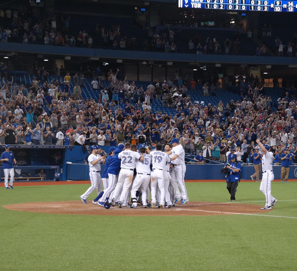 BlueJays's tweet photo. WALK OFF!!! @BringerOfRain20 gives the @BlueJays the 10-9 victory with a 3-run HR! #ComeTogether http://t.co/M3gflgRr2J