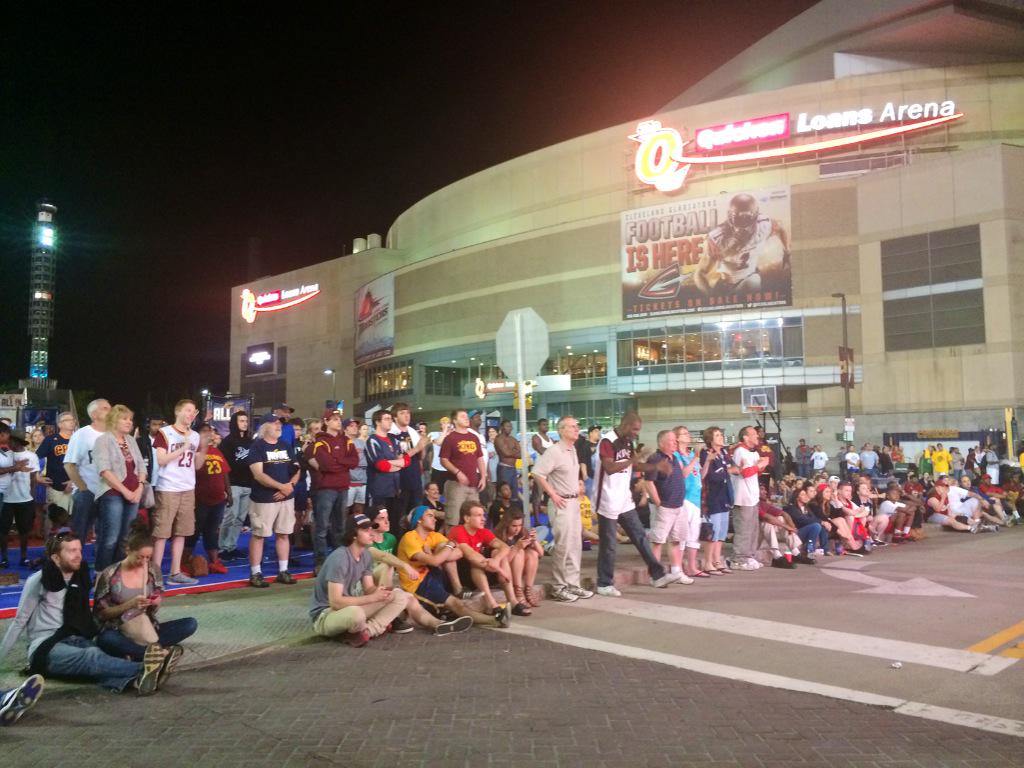 All eyes glued to our SWEEP at <a href="/cavs/">Cleveland Cavaliers</a> Fan Fest! #ALLinCLE #cavs