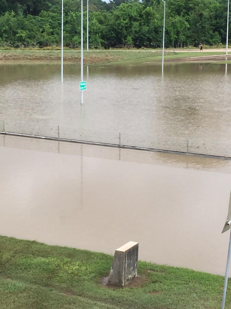 jon87422006's tweet photo. The park and road next to me http://t.co/2xnQnj8OAO