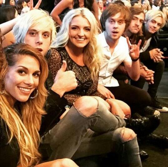 Allisonbxdazz's tweet image. 