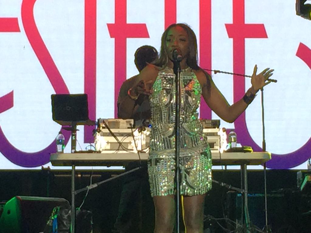 guseady's tweet photo. @EstelleDarlings You were terrific tonight at #SBMF15. I thoroughly enjoyed ur set. http://t.co/hp7nTHmlbE