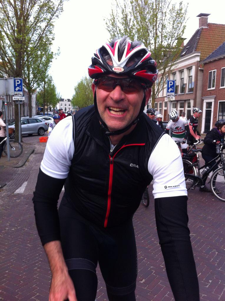 Met nog 220km te gaan heeft Marcel nog een grote glimlach op z'n gezicht @stedentocht2015
