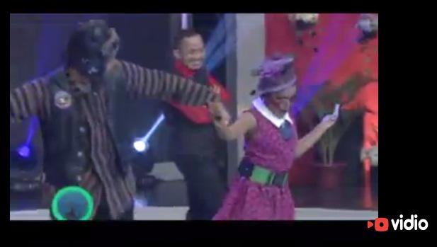 SCTV's tweet photo. Kangen sama SiLocot? Tonton lagi yuk tingkah lucunya saat di #SoSempruuul http://t.co/AGJDkzbs2a http://t.co/jkAY49133M