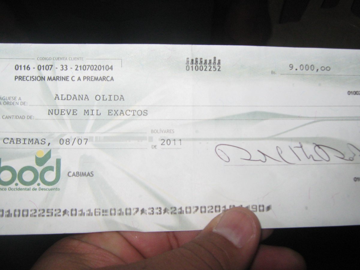 Catatumbo's tweet photo. #Recordando nuestras Labores sociales,ayuda económica a la señora Aldana Olida para su tratamiento del Cancer en 2010 http://t.co/PqTBF2xiKj
