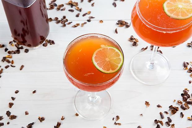 epicurious's tweet photo. It turns out that tea and booze are a perfect match: http://t.co/sVF4zADoc3 http://t.co/s9Zii6CllA