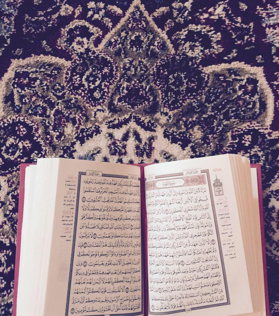 Lajlek123's tweet photo. إن قرآن الفجر كان مشهودًا .
أقروا صفحة من القران ل تشهد لكم يوم القيامة ❤️. http://t.co/G0ohCGOQkl