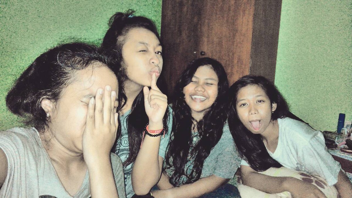 devyrosyi_'s tweet photo. teteap gila seperti ini ya allah @bebehBS @windatisa1 @levialvita http://t.co/qkq6JcoMSm