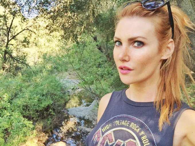 Serrious hiking face on point  #Malibu http://t.co/XTVMfuyLkg<a href="/tag/malibu"class="tags">#Malibu</a>