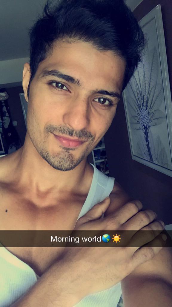 vinrana1986's tweet photo. Wake up with smile😊 Good morning everyone! http://t.co/jzvqc2Bnvm