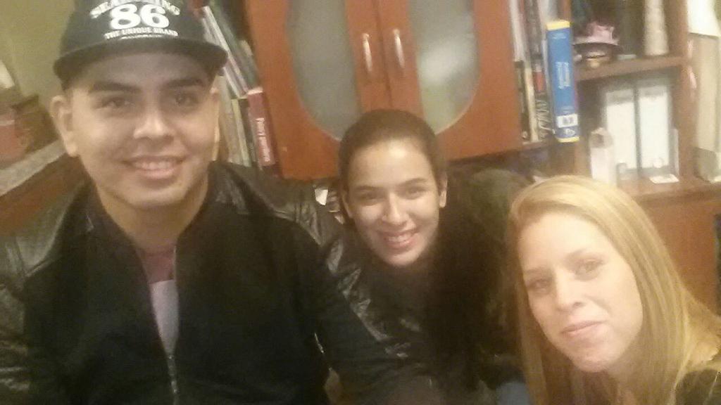 LauchisLopez's tweet photo. #Pascalitos #PaloSelfie con Edu y July http://t.co/02WQe4yIhz