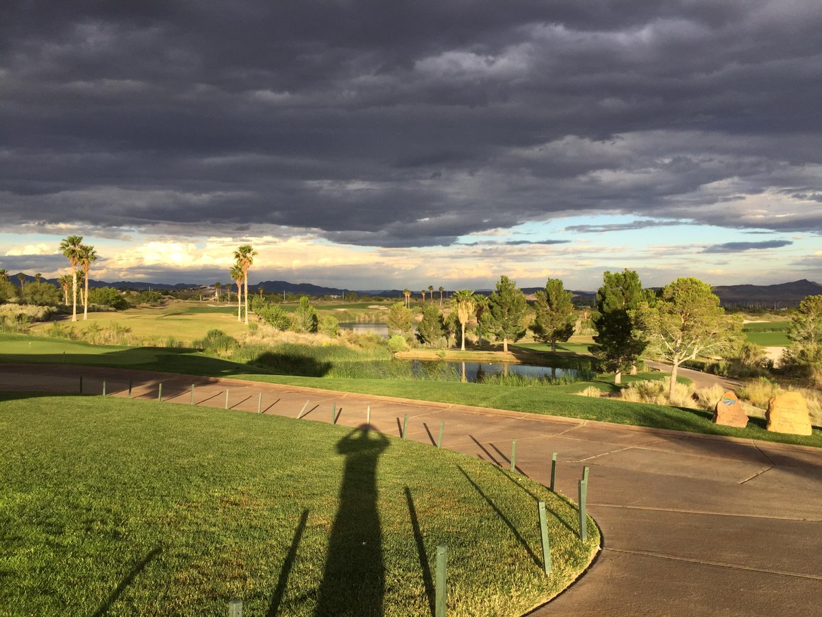 GolfBoulderCity's tweet photo. What a beautiful closing view here at #BoulderCreek and Happy Memorial Day tomorrow to all! http://t.co/jhUEx0MnA9