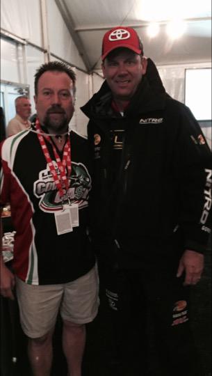 JohnnyKyzer's tweet photo. Got a invite to the Texas Toyota bass Classic / from 'leer' &amp; c w Richardson thanks you so much &amp; photo with K V D http://t.co/oZHKrm4Wrk