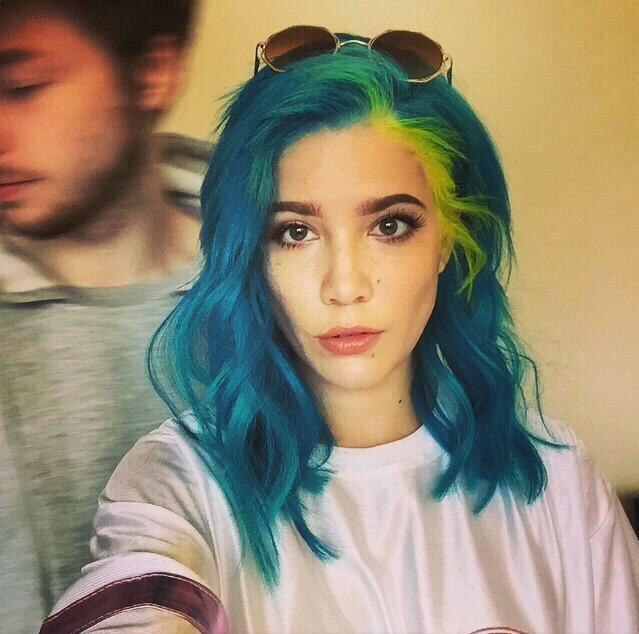 hey, i'm jasey and i love the office. some retweets would be appreciated, thank you. 💖