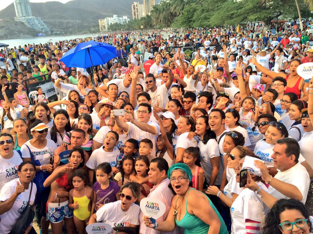 Desde #PlayaTwitter cientos de #Samarios se unieron a la campaña #YoLimpioMiCiudad #PonteLaCamiseta
