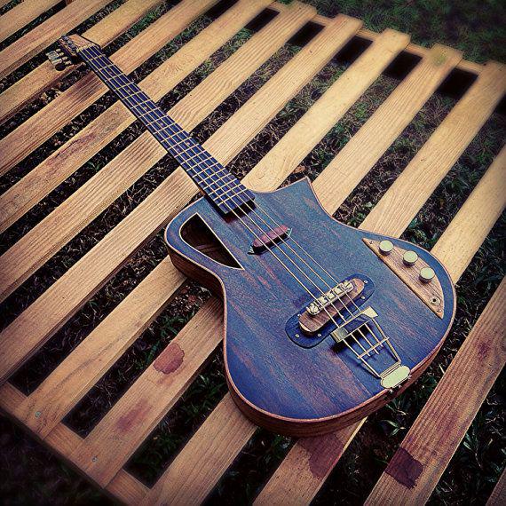 aduartepino's tweet photo. Creatividad boricua para el mundo: #RauloGuitars y #SMadera se pueden unir para mejorar distribución. #YoSoyUnHit http://t.co/DN7p5LUzKd