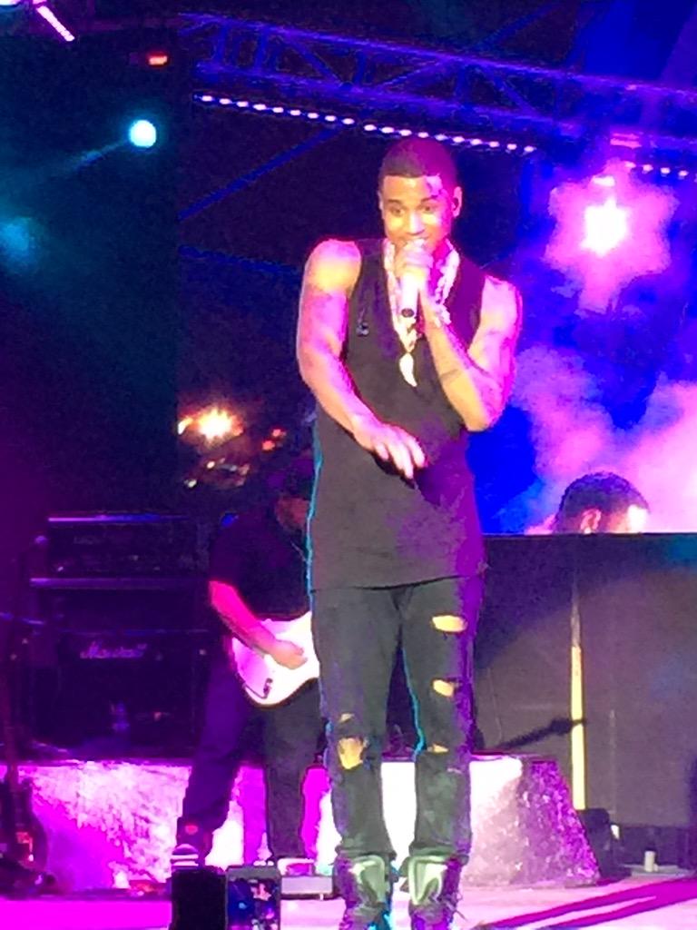guseady's tweet photo. @TreySongz putting in some serious work at #SBMF15 http://t.co/BOtioHqHF6