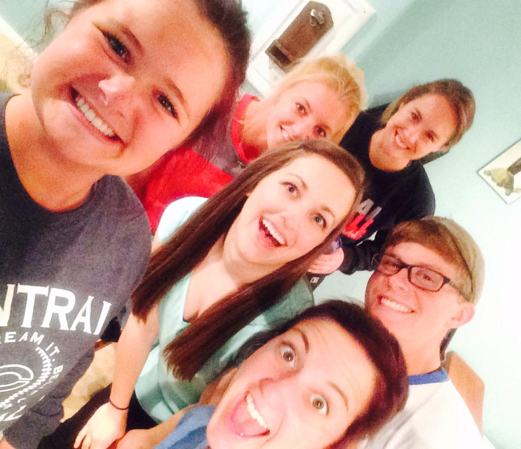 Pretty fabulous people to spend the night with 😎