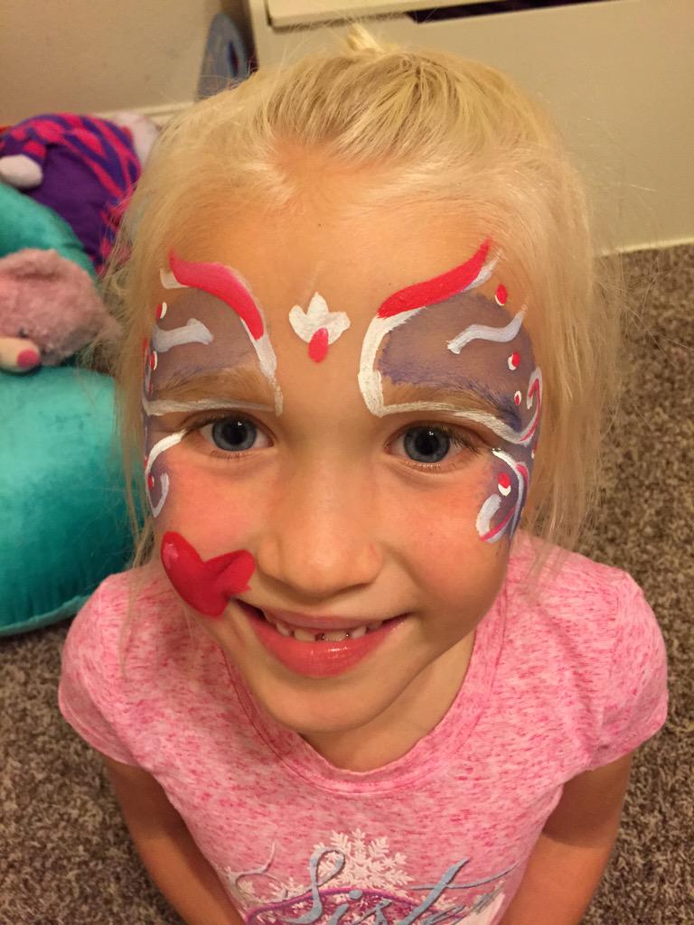 shannette22's tweet image. The @MelissaAndDoug #facepaintbook has been a hit at our house! #makingmemories #NeverTooOld