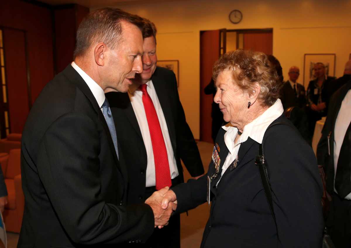 HonTonyAbbott's tweet photo. Today Australia offered to repatriate our 25 Vietnam veterans buried overseas. http://t.co/A3DIWenove http://t.co/5KDZFZrHwP