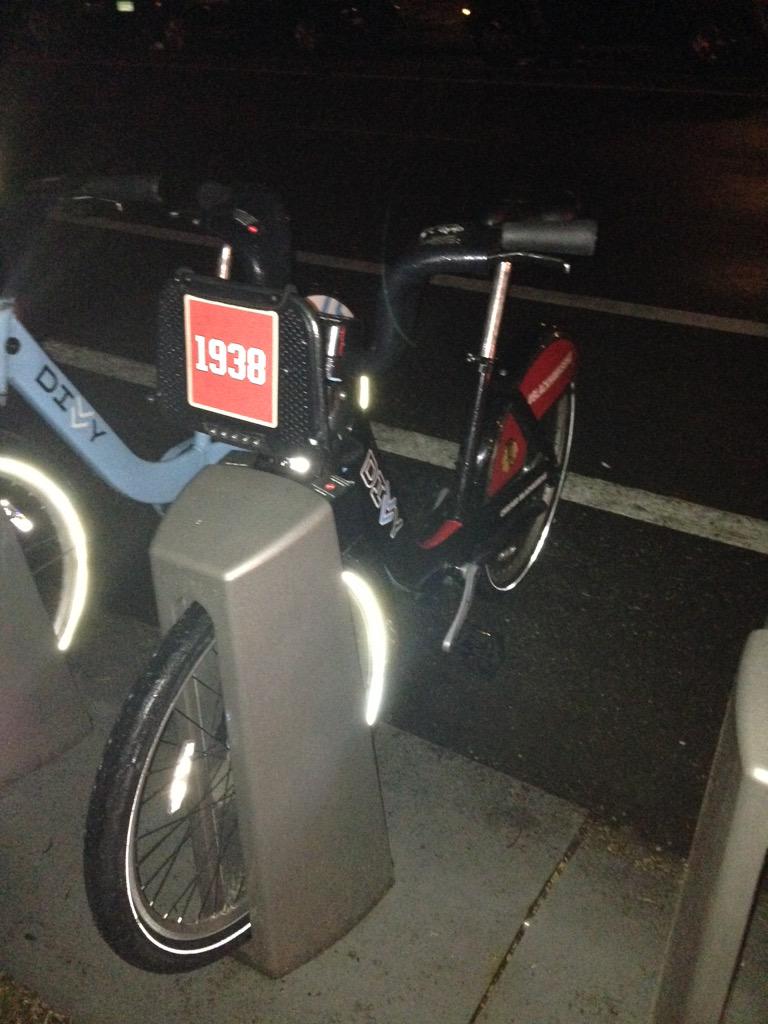 JulieLineberry's tweet photo. Got'it! #BlackhawksBike http://t.co/wYz1raulbA