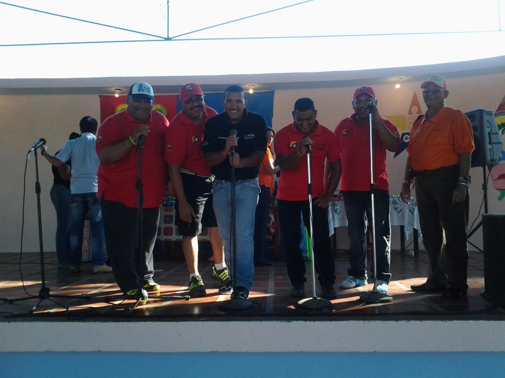 Catatumbo's tweet photo. #BatallonCatatumbo de la mano con el deporte, la cultura y la recreación somos #LaborSocial http://t.co/IrwdmkH4Zd