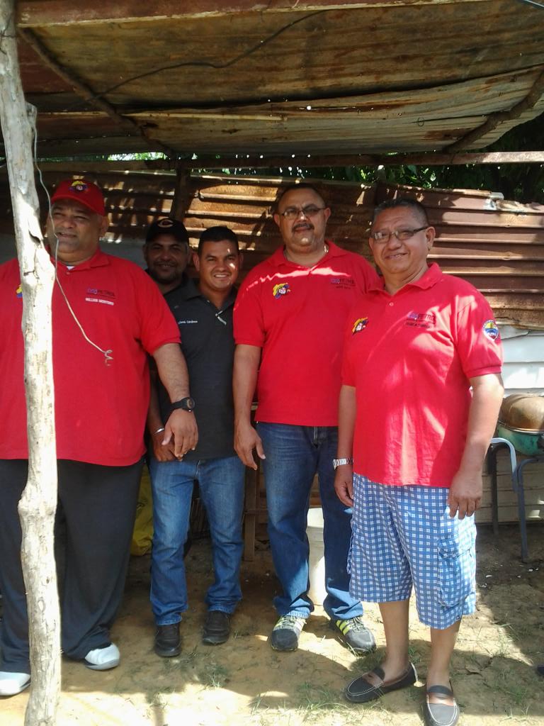 Catatumbo's tweet photo. Somos trabajadores comprometidos con nuestra comunidad,aportando un grano de arena por el bien de la sociedad somos http://t.co/E9isy5VuBb