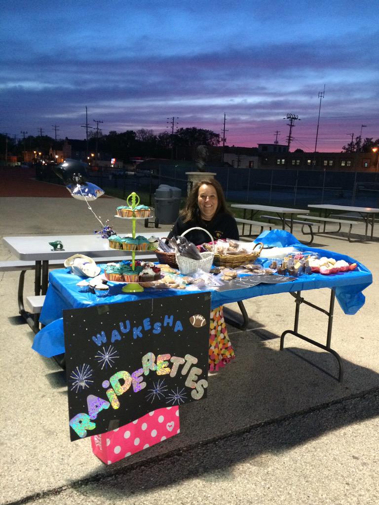 S/O to our volunteers and everyone who helped support the Raiderettes by buying yummy treats at our bake sale Friday