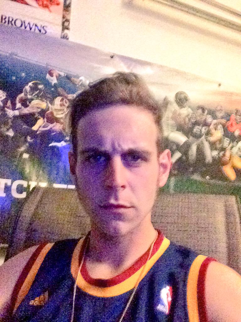 TheRealCJT's tweet photo. tfw u win game 3 #dgaf #game4 #ontocincinnati #BronIsGOAT http://t.co/MSNFm8rIdP