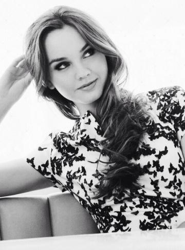 wyonadjones's tweet photo. "It kills to be a beautiful girl!"
Wyona Diana Jones.
Bonnie &amp; Clyde RP.
FC: Liana Liberato.
Retweet? http://t.co/YzOKtXu9xG