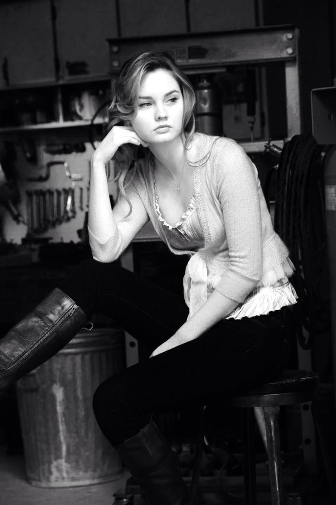 wyonadjones's tweet photo. "It kills to be a beautiful girl!"
Wyona Diana Jones.
Bonnie &amp; Clyde RP.
FC: Liana Liberato.
Retweet? http://t.co/YzOKtXu9xG