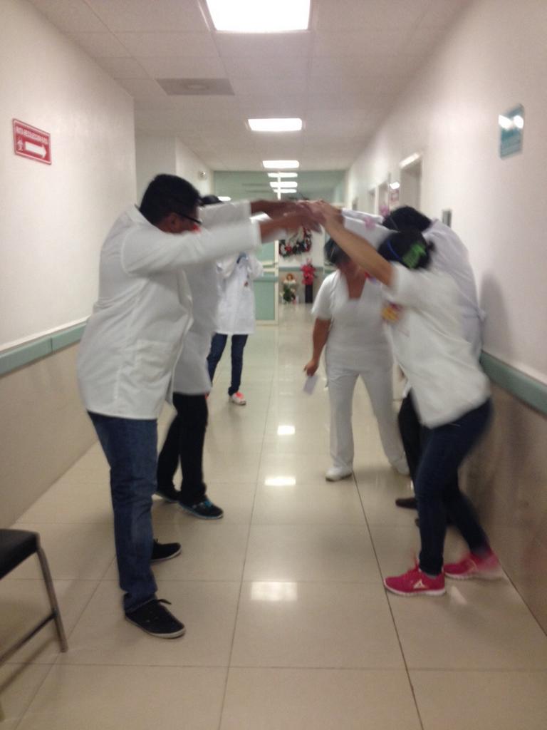 ArlemLuz's tweet photo. Quienes somos? Somos médicos de la risa Ciudad Jardín!!!!! http://t.co/GMcfinVxwM