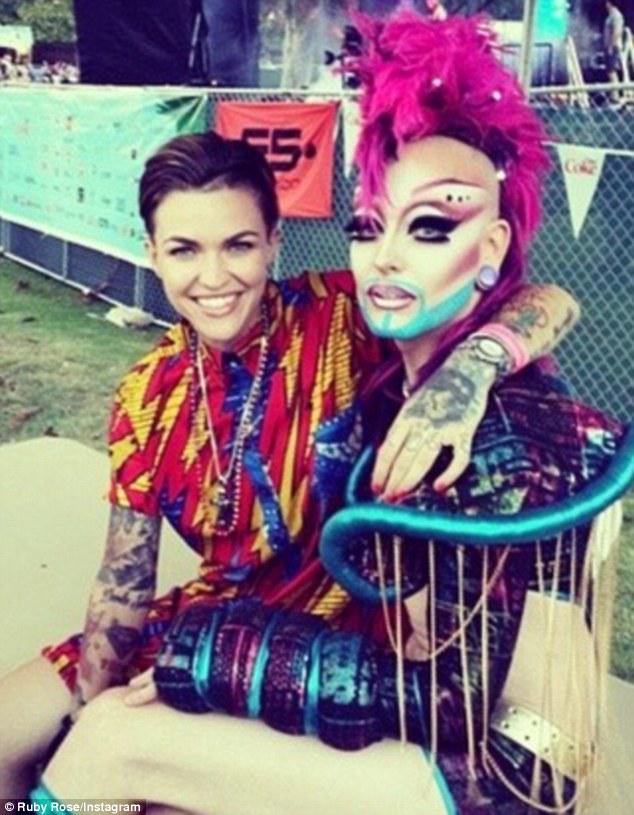 Stella_Carlin's tweet photo. Thanks 4 follow. Gracias. Merci. Kisses! #teamstella @OITNBph @MickyMikaela_11  @vive_Mommy14 @Rubyrose86 @IBlewett http://t.co/BTo53Byes8