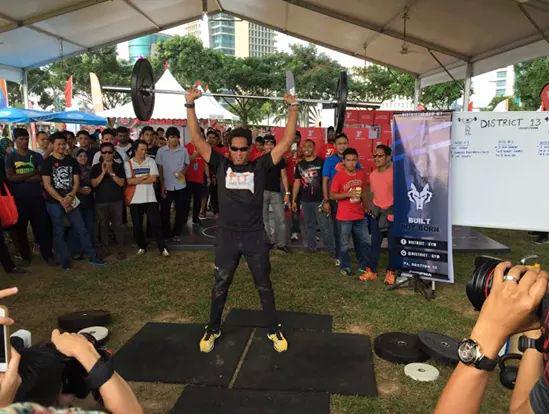 Fariq__Ismail's tweet photo. Banyak2 menteri, menteri ni memang champion. KJ was on fire! 🔥🔥#FBP15 http://t.co/oGWxrKwPRx